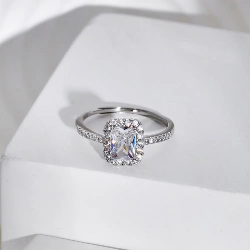 Bague-de-Fiancaille-Femme-Elegant