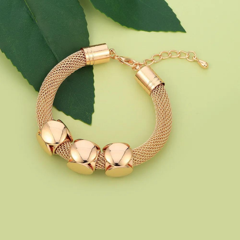 Bracelet-Femme-Pas-Cher-Elegance-a-Petit-Prix