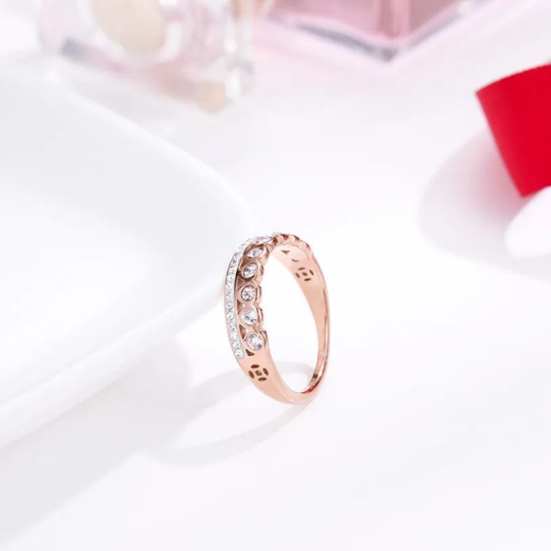 Bague-Acier-Inoxydable-Femme-Elegance-en-Titane