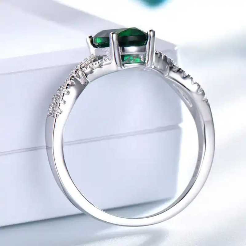 Bague-Fiancaille-Emeraude-Elegance-Verte