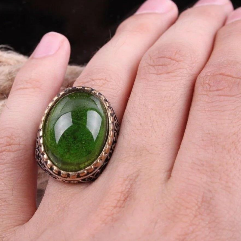 Bague-Homme-Emeraude-Elegance-en-Vert