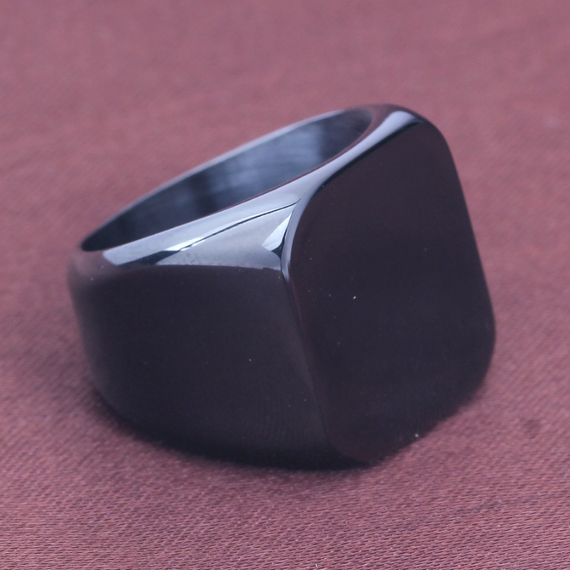 Bague-Homme-Noire-Luxe-Style