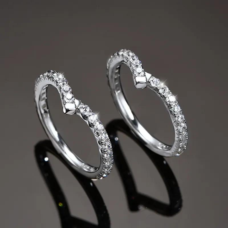 Bague Originale pour Femme en Argent - Élégance Assurée