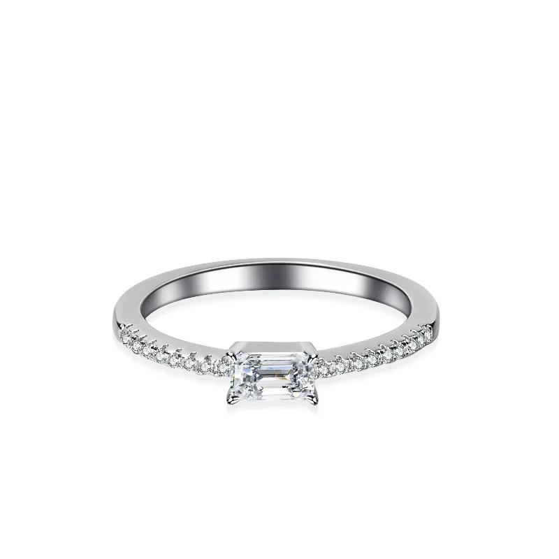 Bague-de-Fiancaille-Femme-Joie-et-Amour