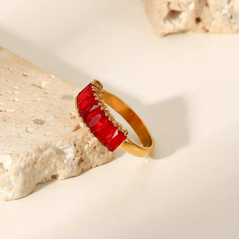 Bague-de-Fiancailles-Or-Jaune-Simple-et-Elegant