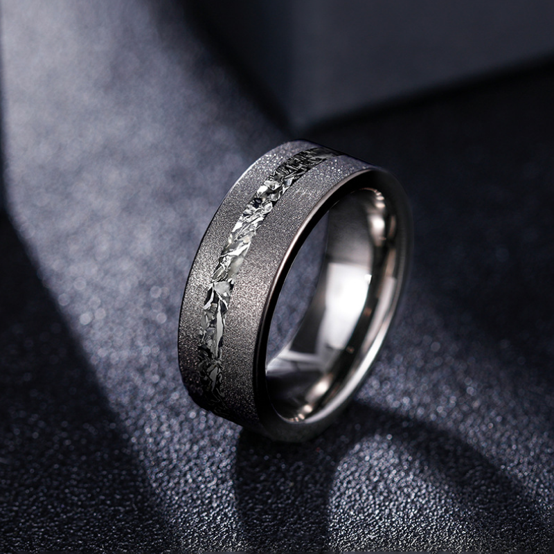 Bague-de-Promesse-Homme-L_Etreinte-du-Coeur