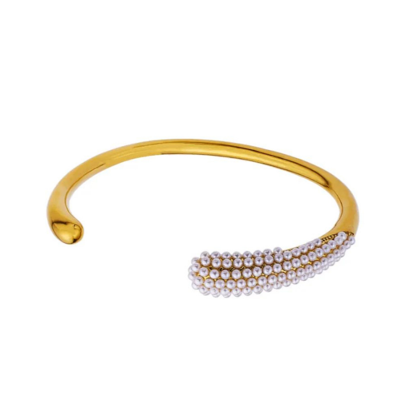 Bracelet-Femme-Or-Une-Étreinte-de-Luxe