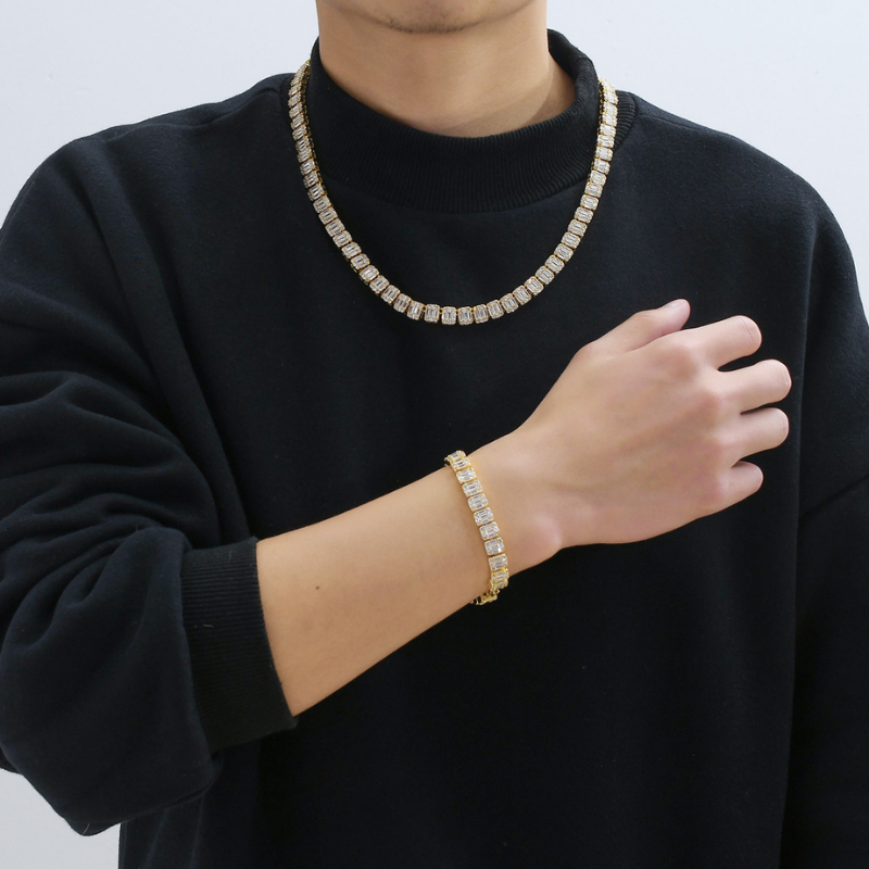 Chaine-Collier-Homme-Moderne