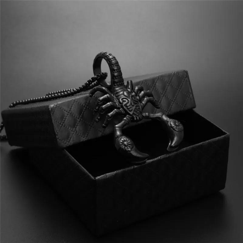 Collier-Chaine-Homme-Scorpion-Masculinite-et-Puissance